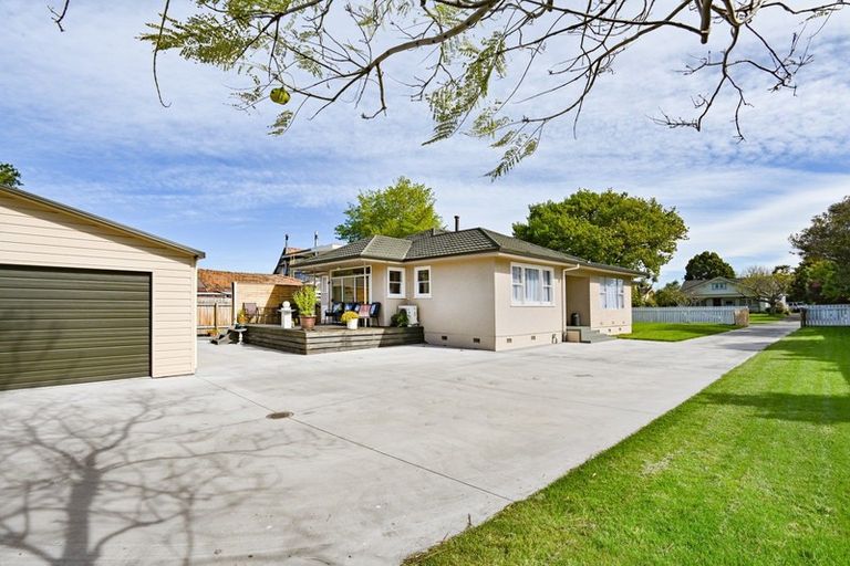 Photo of property in 102 Charlotte Crescent, Mayfair, Hastings, 4122