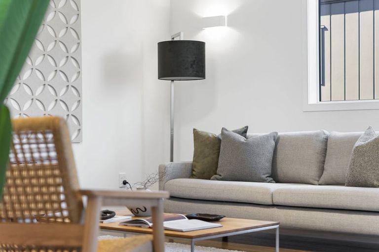 Photo of property in 16 Eastcliffe Road, Castor Bay, Auckland, 0620