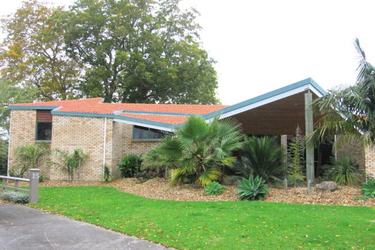 Photo of property in 13 Birchwood Grove, Greenhithe, Auckland, 0632