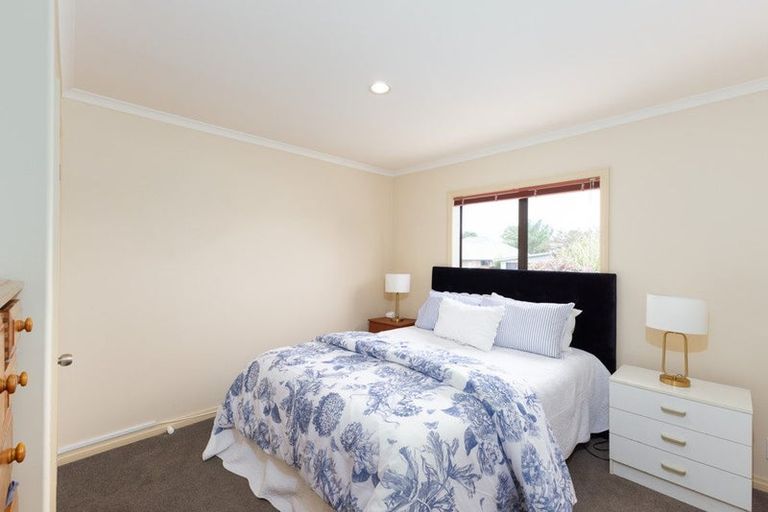 Photo of property in 73 Saint James Drive, Huntington, Hamilton, 3210