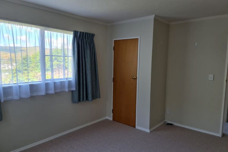 Photo of property in 29 Westhaven Drive, Tawa, Wellington, 5028