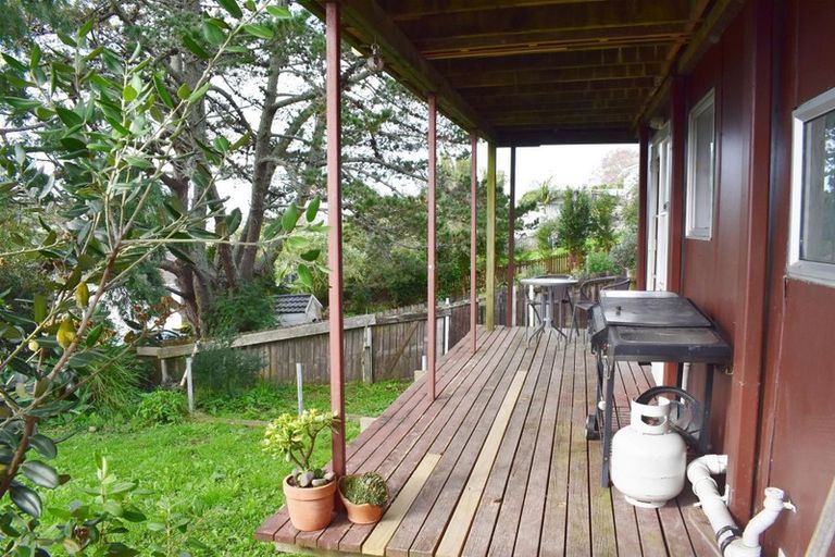 Photo of property in 1 Montclair Rise, Browns Bay, Auckland, 0630