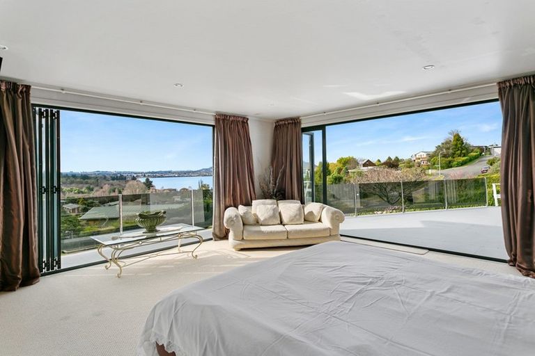 Photo of property in 8 Scenic Heights, Acacia Bay, Taupo, 3330