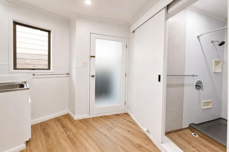 Photo of property in 22 Frankley Road, Westown, New Plymouth, 4310
