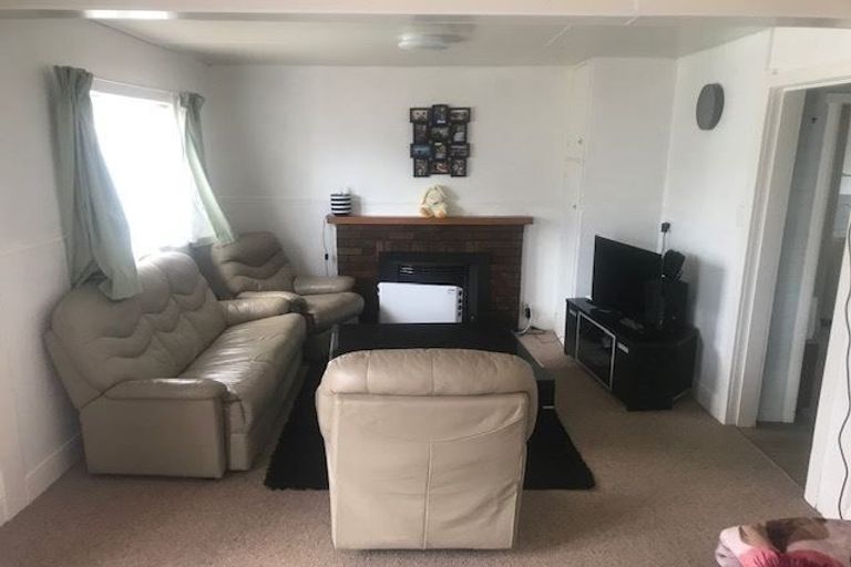 Photo of property in 140 Shakespeare Street, Leamington, Cambridge, 3432