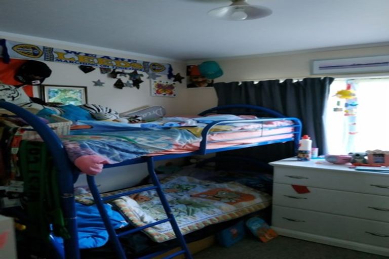 Photo of property in 1/12 Holiday Road, Stanmore Bay, Whangaparaoa, 0932