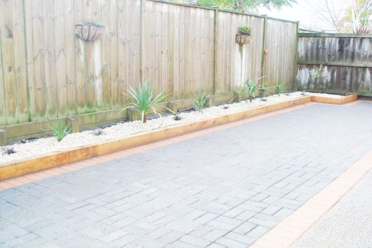 Photo of property in 11 Lilybank Crescent, East Tamaki, Auckland, 2013