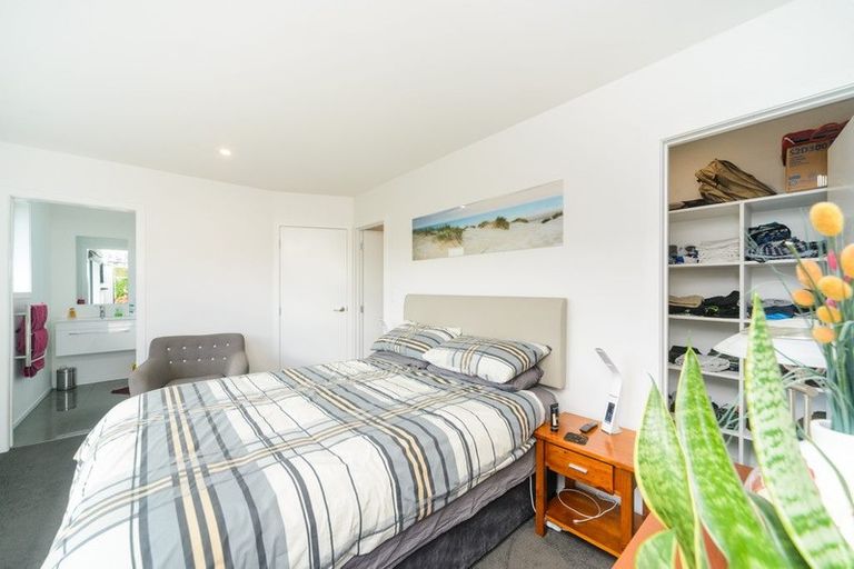 Photo of property in 43a Abraham Crescent, Milson, Palmerston North, 4414