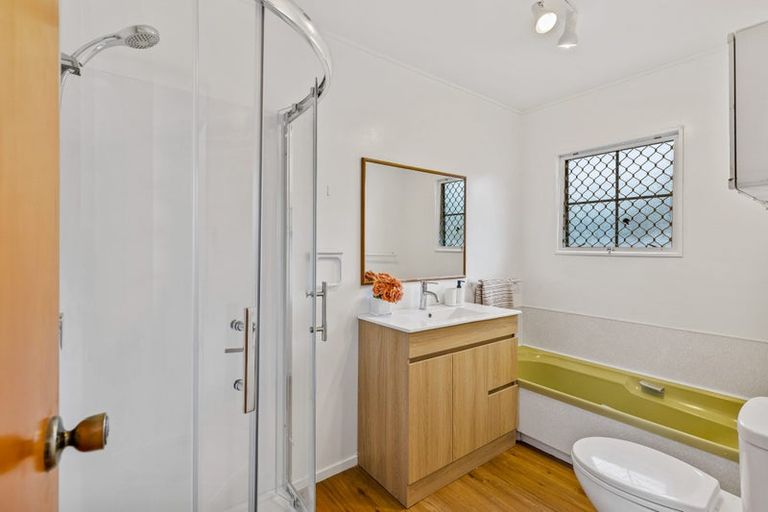 Photo of property in 96a Sturges Road, Henderson, Auckland, 0612