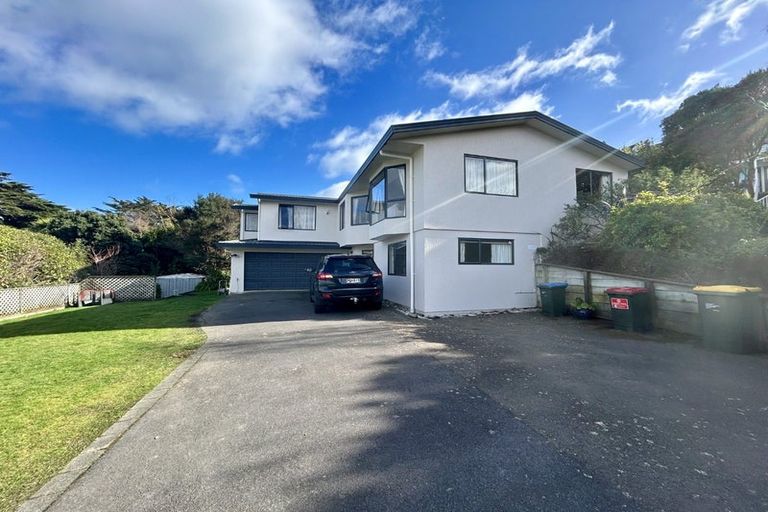 Photo of property in 26 Saunders Close, Whitby, Porirua, 5024