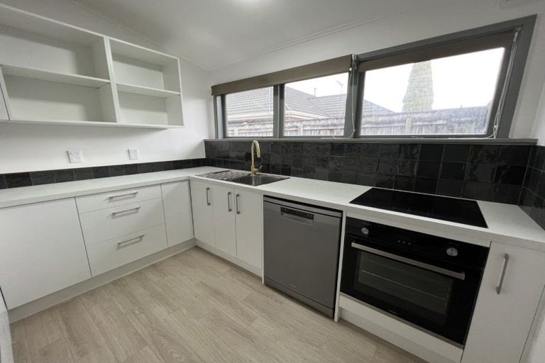 Photo of property in 15a Churchill Avenue, Hokowhitu, Palmerston North, 4410