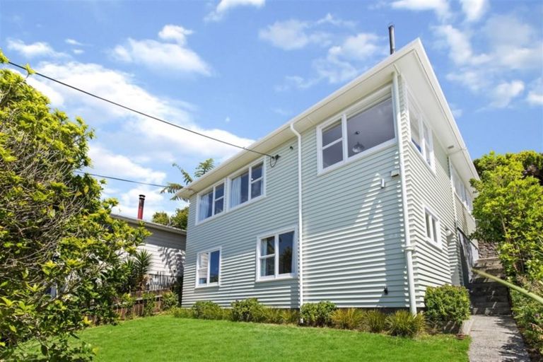 Photo of property in 73 Bassett Road, Johnsonville, Wellington, 6037