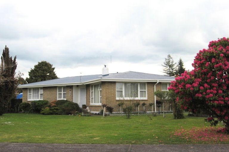 Photo of property in 14 Clyde Street, Utuhina, Rotorua, 3015