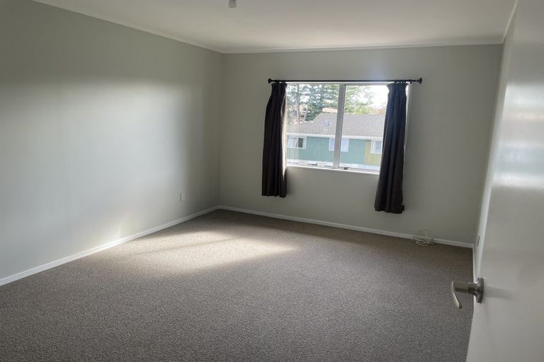Photo of property in 2/37 Seabrook Avenue, New Lynn, Auckland, 0600