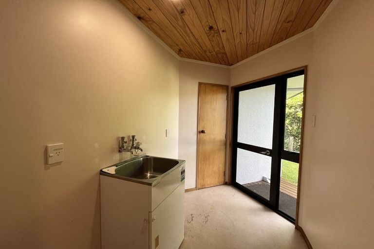 Photo of property in 6 Bushview Place, Upper Vogeltown, New Plymouth, 4310