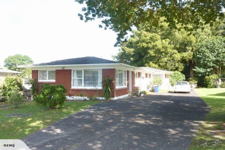 Photo of property in 1/50 Evelyn Place, Hillcrest, Auckland, 0627