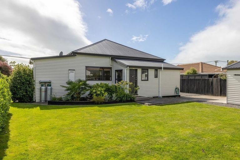 Photo of property in 2a Vivian Street, Burwood, Christchurch, 8083