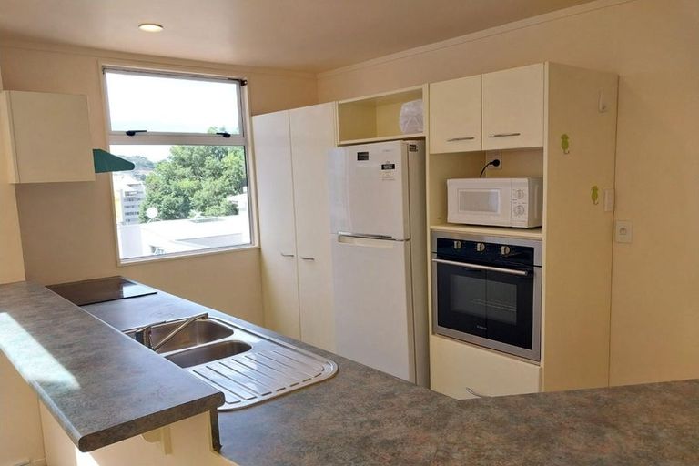 Photo of property in Fernhill Flats, 7/324 The Terrace, Te Aro, Wellington, 6011