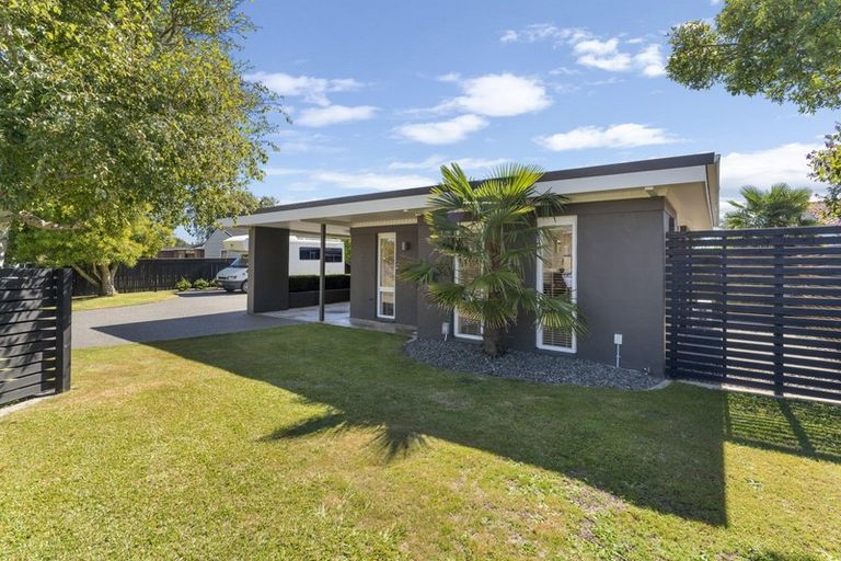 Photo of property in 37 Callender Terrace, Paraparaumu Beach, Paraparaumu, 5032