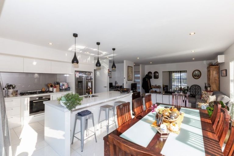 Photo of property in 7 Whitau Place, Marshland, Christchurch, 8083