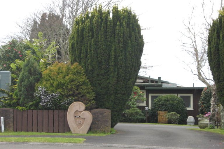Photo of property in 14 Te Mara Place, Merrilands, New Plymouth, 4312