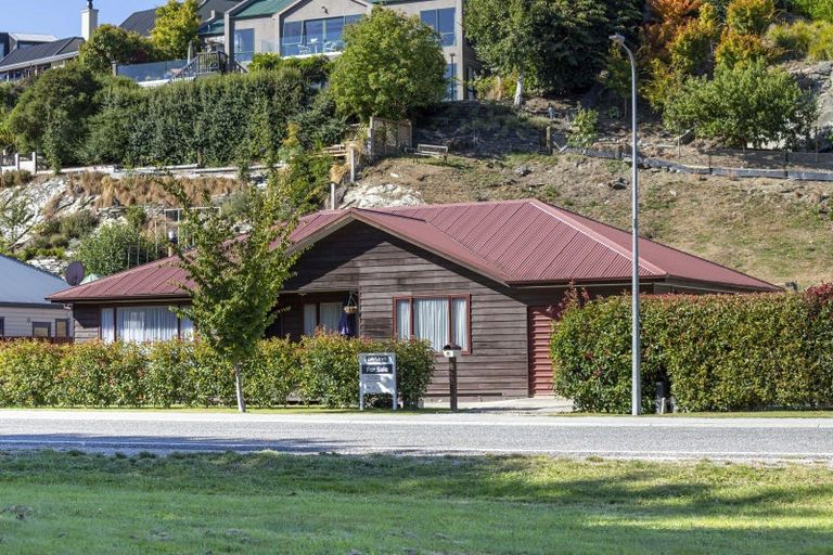 Photo of property in 53 Mcdonnell Road, Arrowtown, 9302