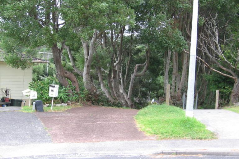 Photo of property in 14 Erica Road, Sunnynook, Auckland, 0620
