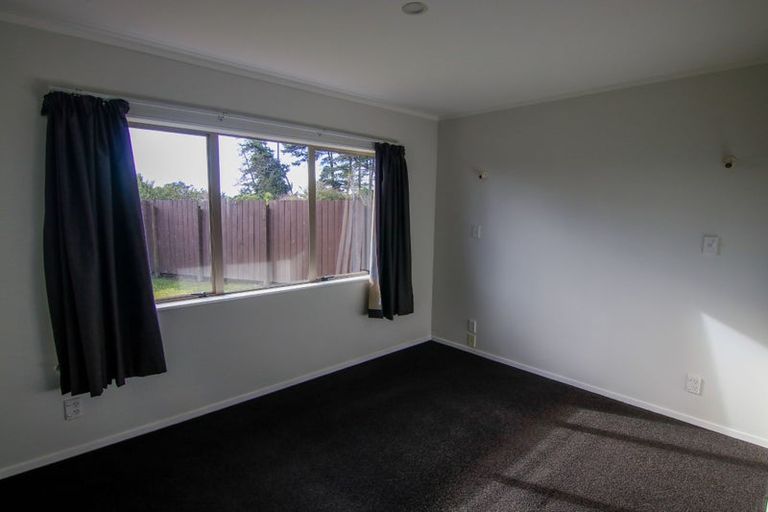 Photo of property in 2/195 Burswood Drive, Burswood, Auckland, 2013