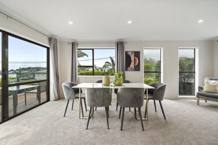 Photo of property in 1/26 Hyde Road, Rothesay Bay, Auckland, 0630