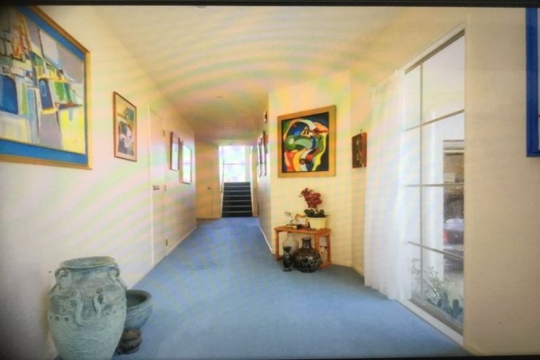 Photo of property in 6 Gresford Place, Churton Park, Wellington, 6037