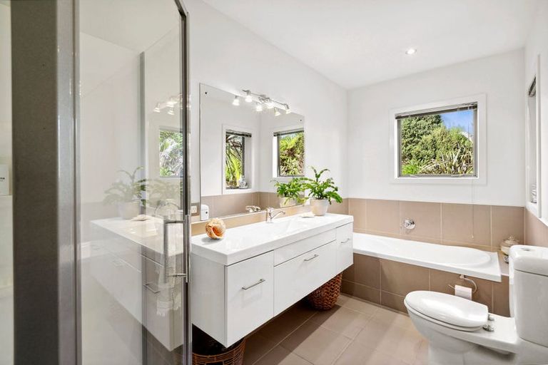 Photo of property in 296 Plymouth Road, Koru, New Plymouth, 4374