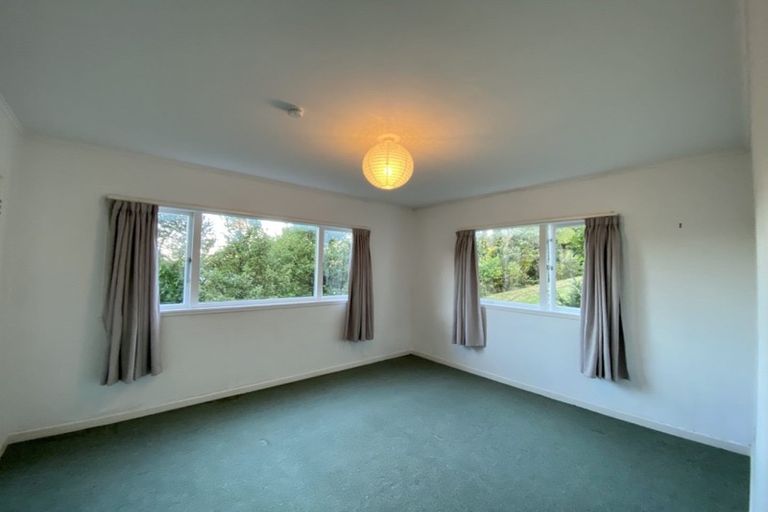 Photo of property in 2/123 Makara Road, Karori, Wellington, 6012