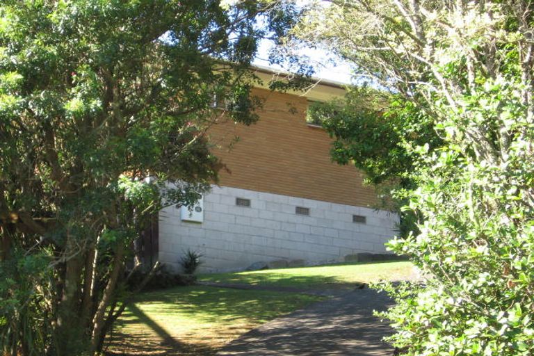 Photo of property in 1/20 Flavia Close, Torbay, Auckland, 0630