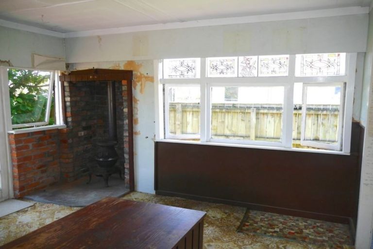 Photo of property in 466 South Road, Omata, New Plymouth, 4374