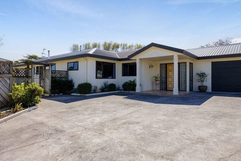 Photo of property in 15 Rod Syme Place, Hawera, 4610