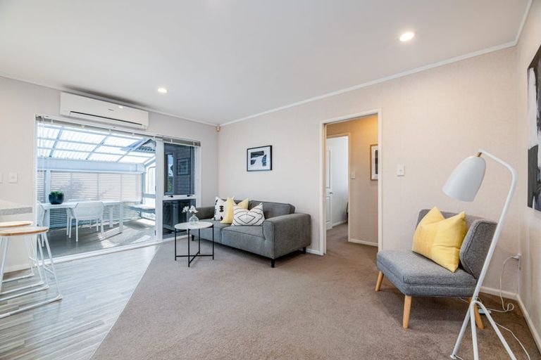 Photo of property in 42 Sunhill Road, Sunnyvale, Auckland, 0612