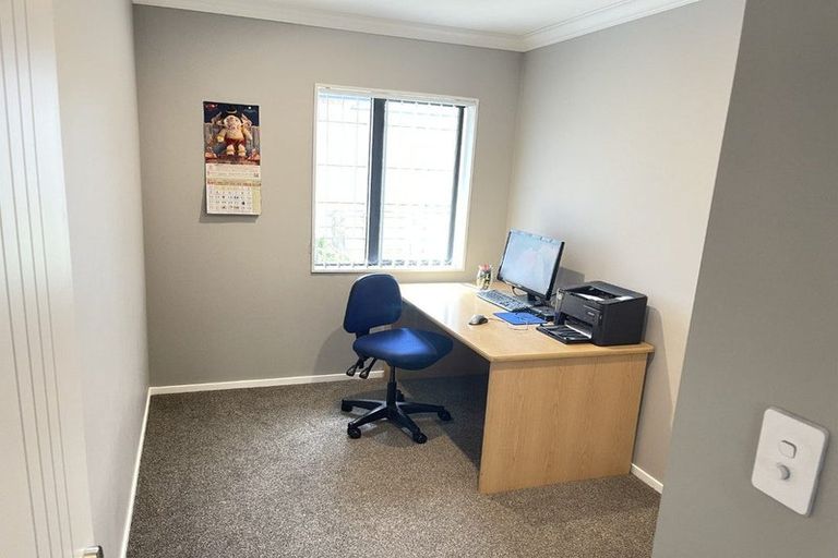 Photo of property in 4 Opouatu Avenue, Glenbrook, Waiuku, 2681