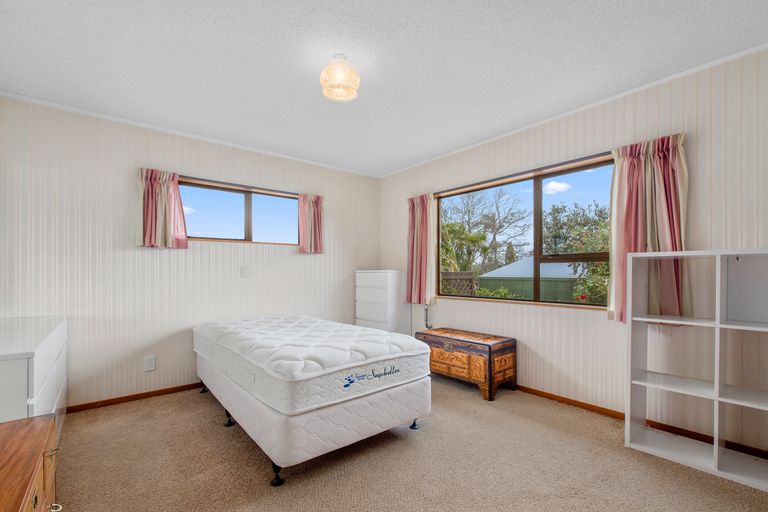 Photo of property in 2/208 Centreway Road, Orewa, 0931