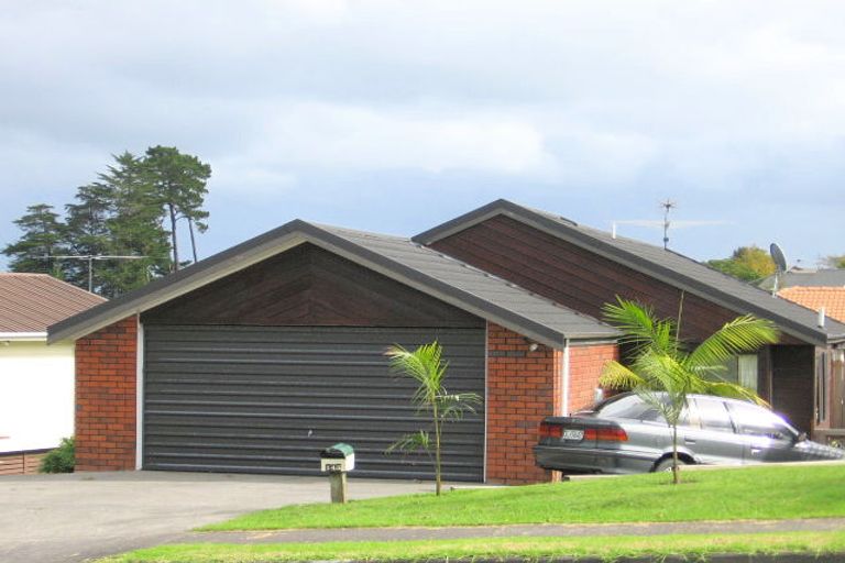 Photo of property in 143 Botany Road, Botany Downs, Auckland, 2010