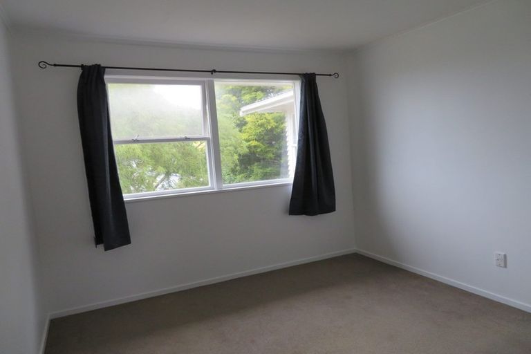 Photo of property in 10 Cypress Place, Sunnynook, Auckland, 0620