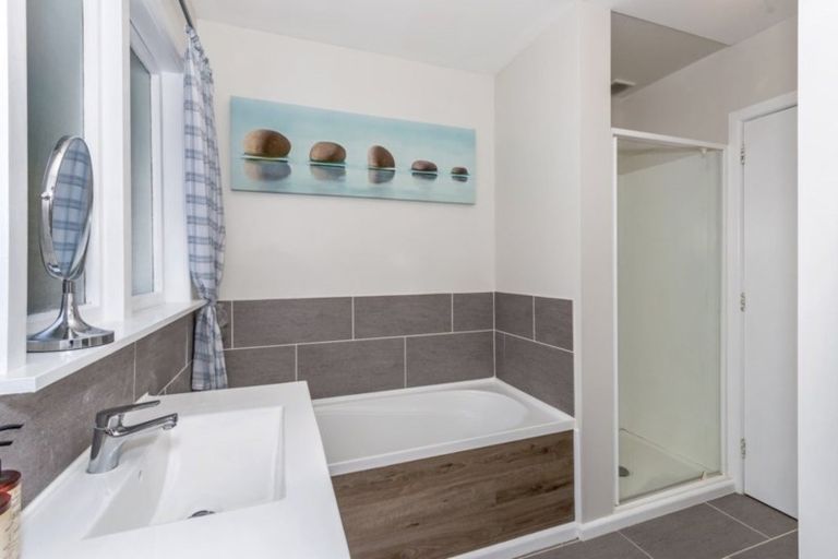 Photo of property in 95 Kendal Avenue, Burnside, Christchurch, 8053