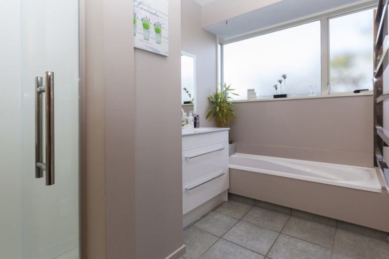 Photo of property in 856 Main Road North, Belfast, Christchurch, 8051