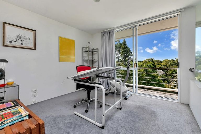 Photo of property in 1/36 King Richard Place, Browns Bay, Auckland, 0630