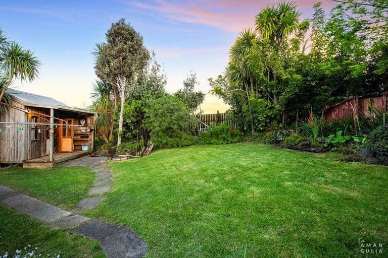Photo of property in 62 Stottholm Road, Titirangi, Auckland, 0604