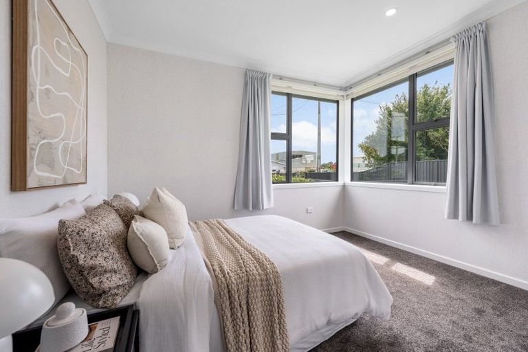 Photo of property in 109 Seaward Road, Edendale, 9825