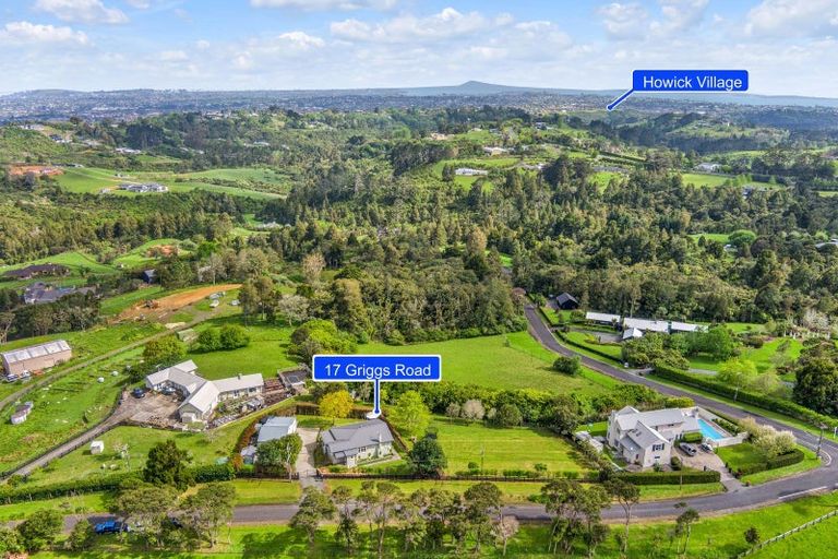 Photo of property in 17 Griggs Road, Whitford, Howick, 2571