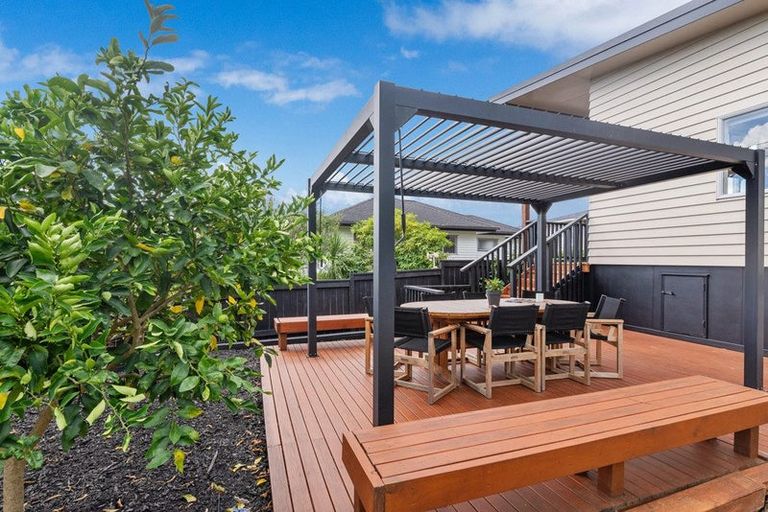 Photo of property in 1/9 Watea Road, Torbay, Auckland, 0630