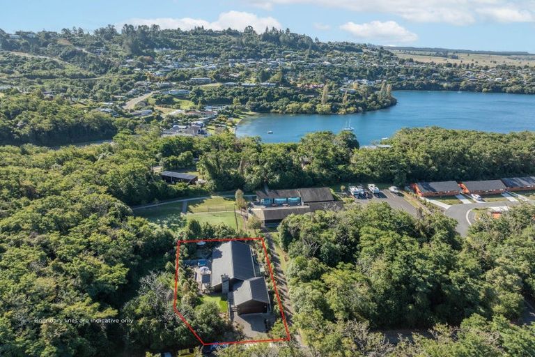 Photo of property in 68 Parawera Drive, Acacia Bay, Taupo, 3330
