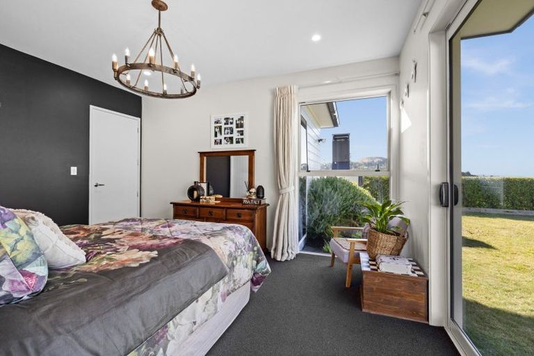 Photo of property in 1 Te Roera Drive, Taradale, Napier, 4112