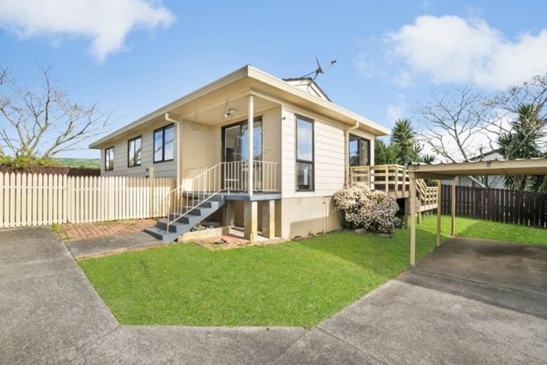 Photo of property in 2/1 Rebecca Rise, Weymouth, Auckland, 2103